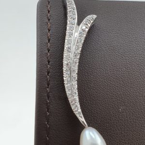 Boucles d’oreille – Diamant et perle de culture